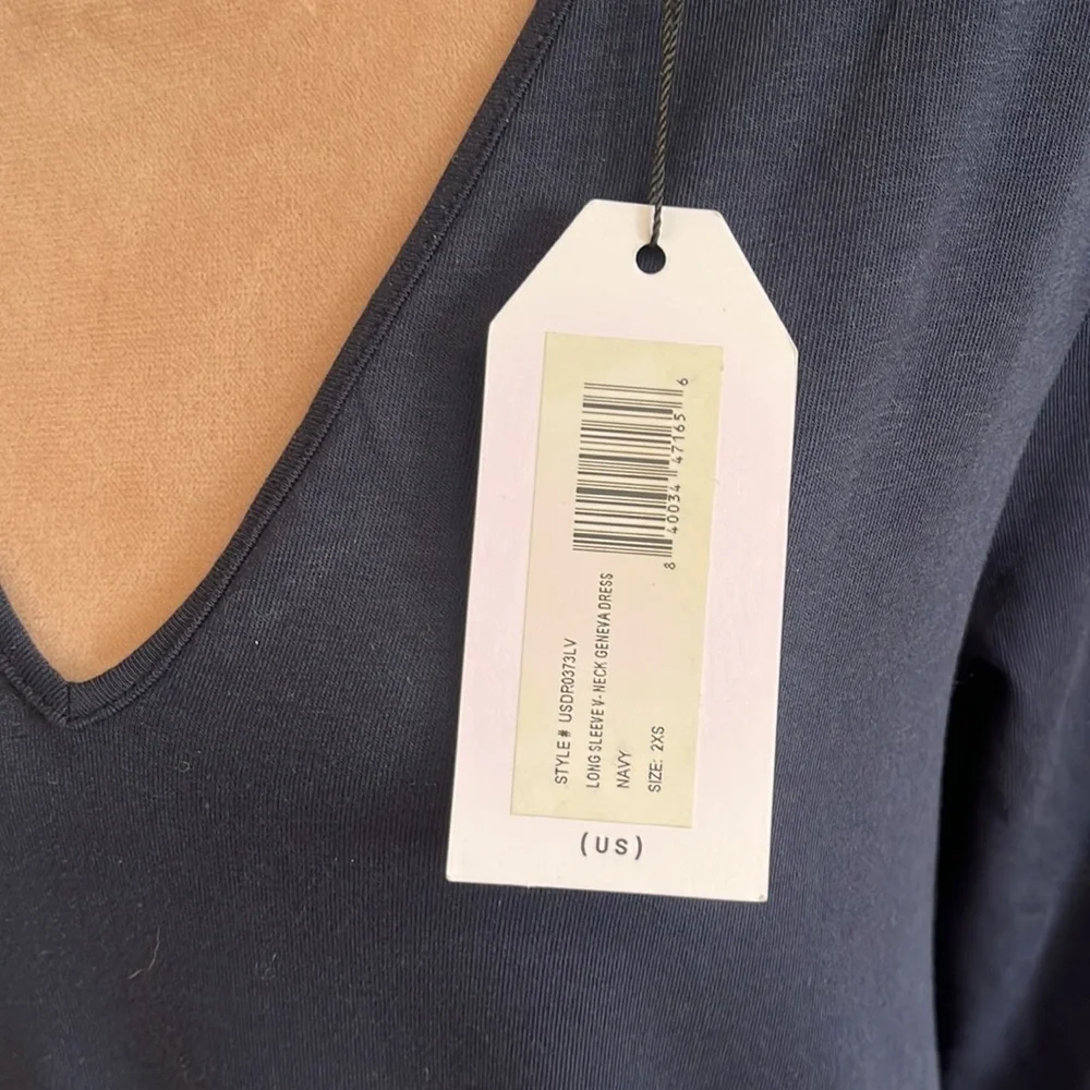 NWT Universal Standard Iconic Long Sleeve V-Neck Geneva Dress, 2XS (Wms 6/8) - Picture 3 of 6